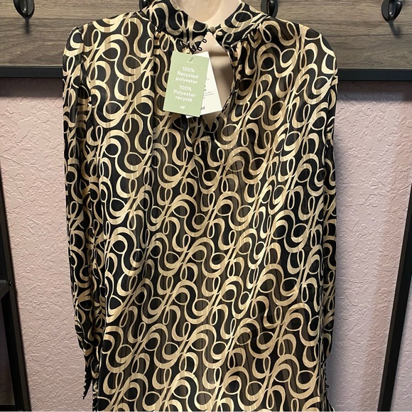 Beautiful long sleeve ladies blouse, NWT - Picture 2 of 4